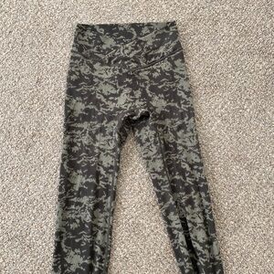 Violate the dresscode leggings